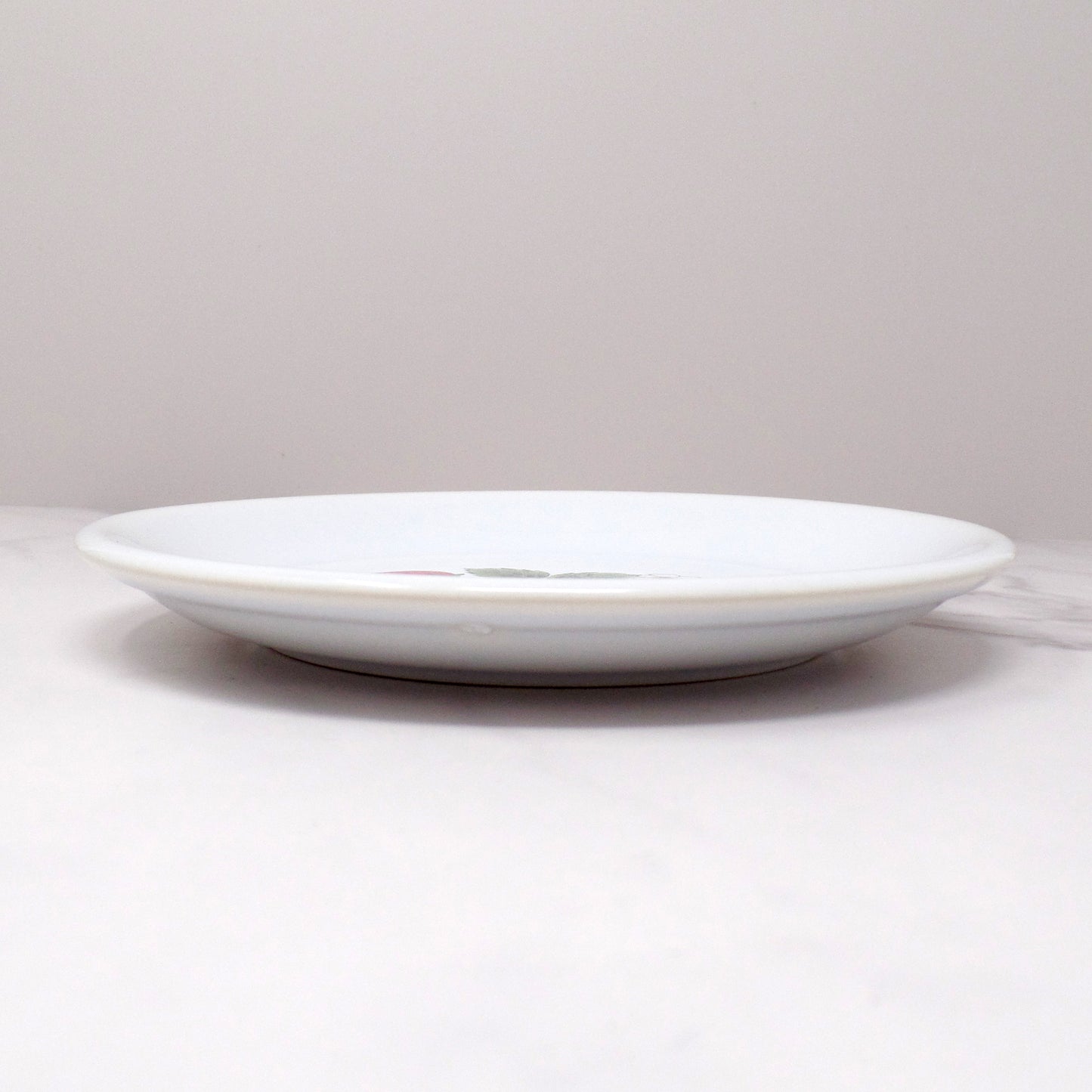 Vintage McCoy Strawberry Country Ceramic Small Dessert / Bread Plate, 7 1/2" (1980s)