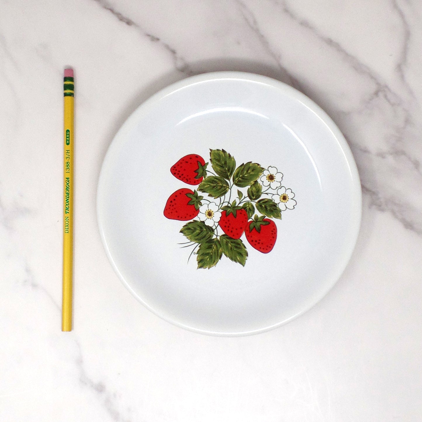 Vintage McCoy Strawberry Country Ceramic Small Dessert / Bread Plate, 7 1/2" (1980s)