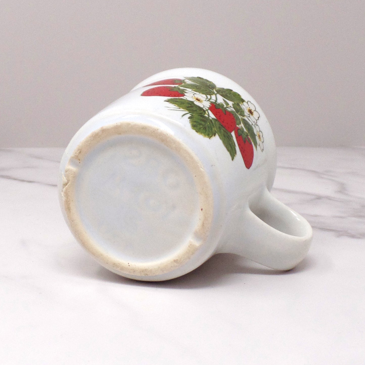 Vintage McCoy Strawberry Country Ceramic Small Mug (286), 7 oz (1980s)