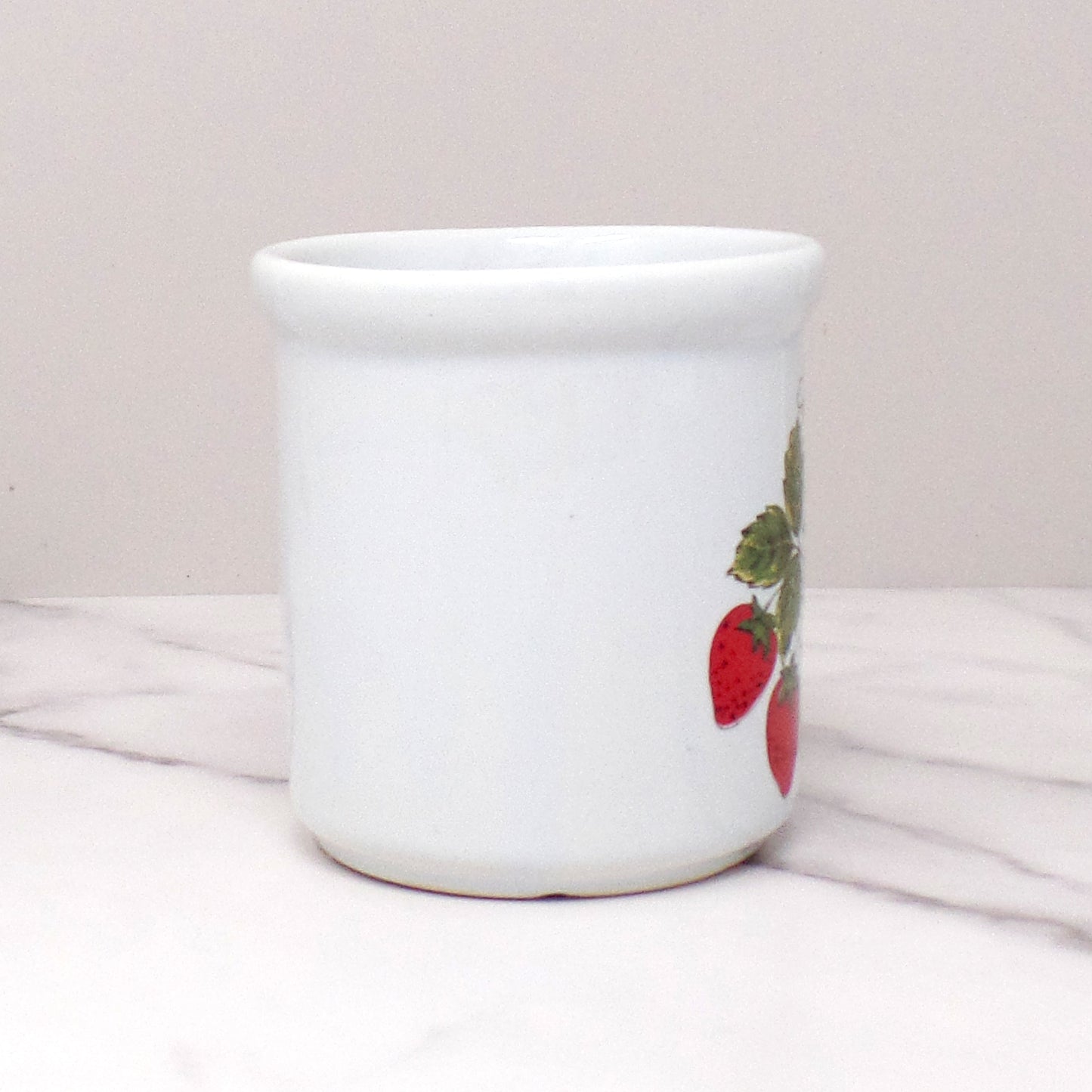 Vintage McCoy Strawberry Country Ceramic Mug (1412), 8 oz (1980s)