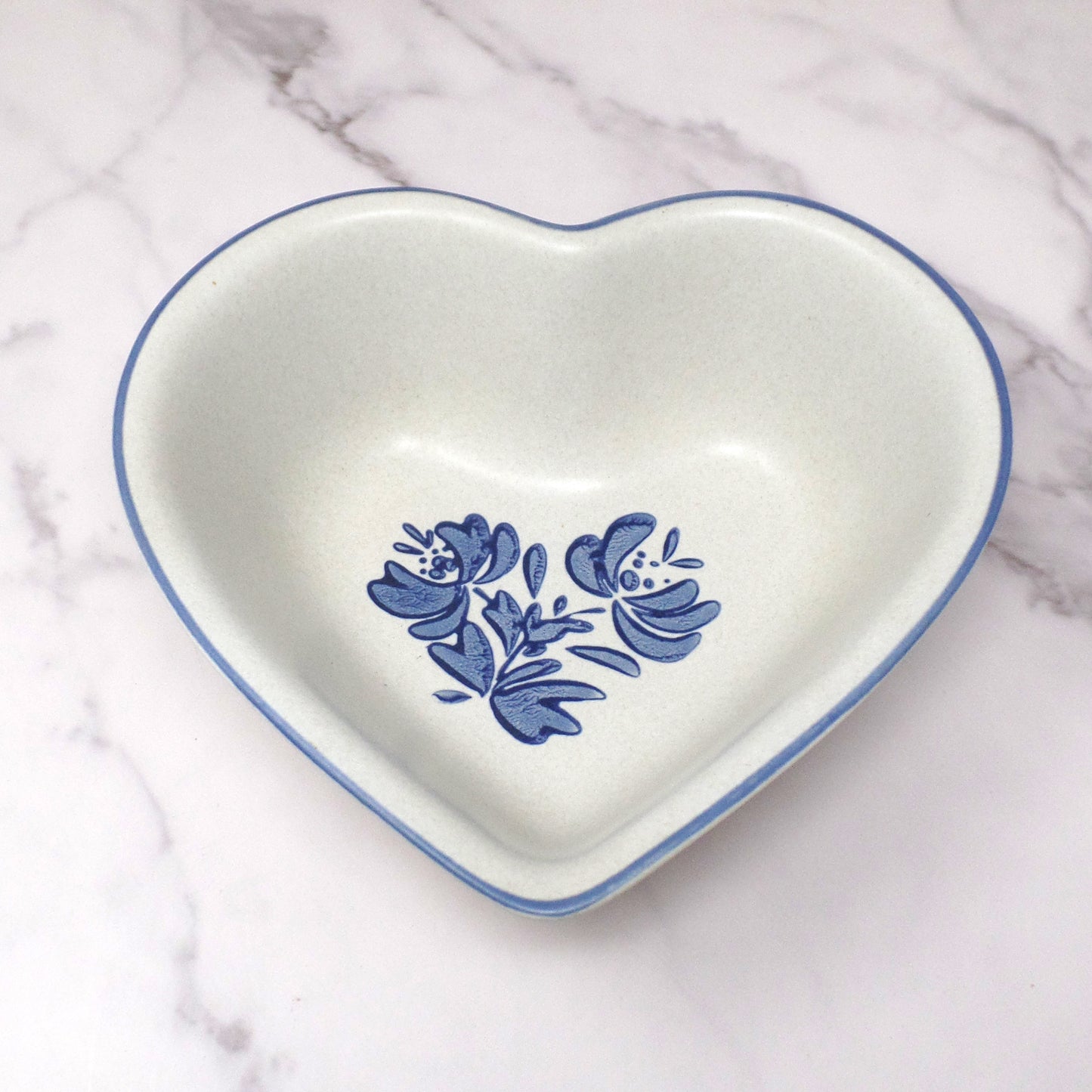Vintage Ceramic Pfaltzgraff Yorktowne 8" Heart Bowl (1980s-90s)