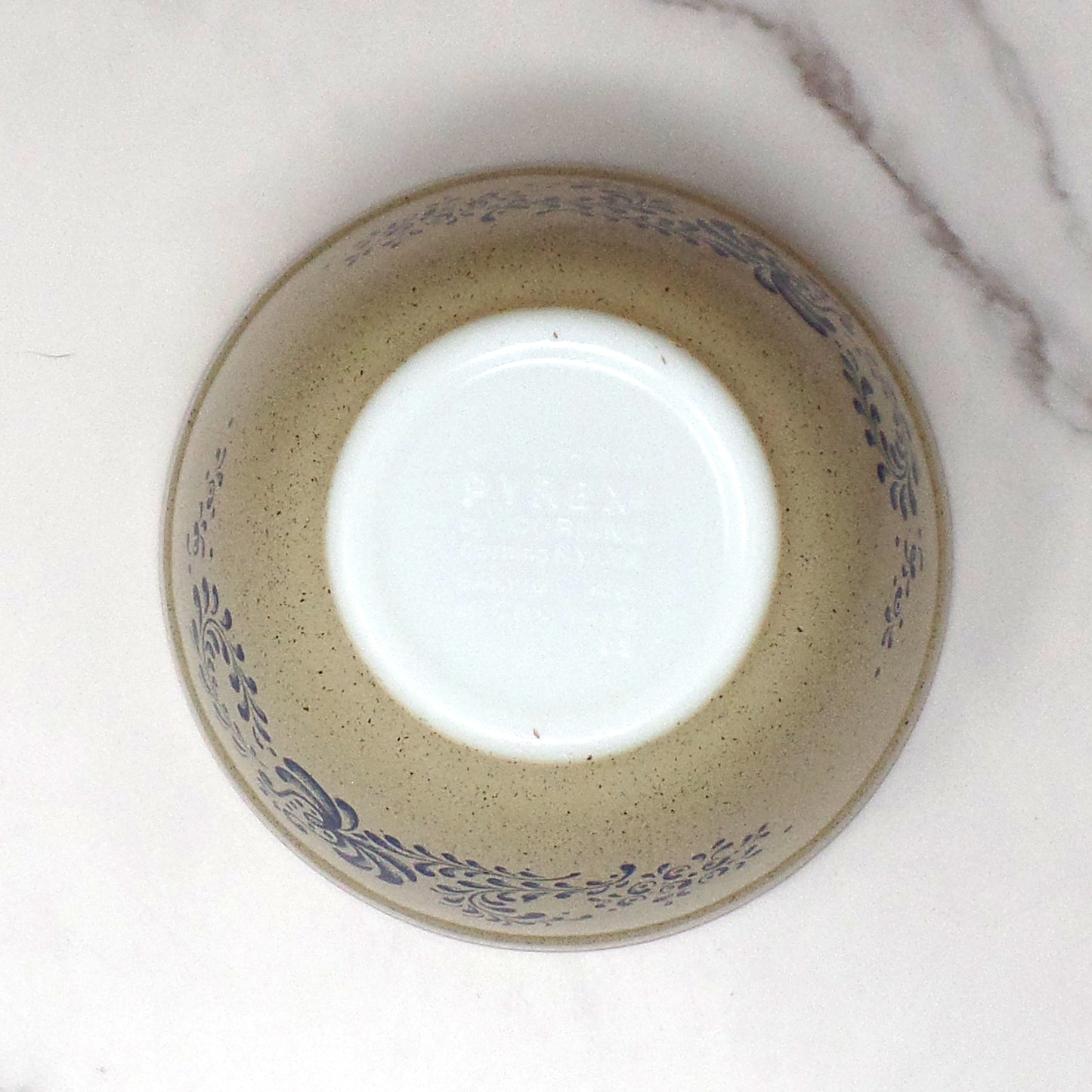 Vintage Pyrex 401 Mixing Bowl, 1-1/2 Pt - Homestead (1977-1980)