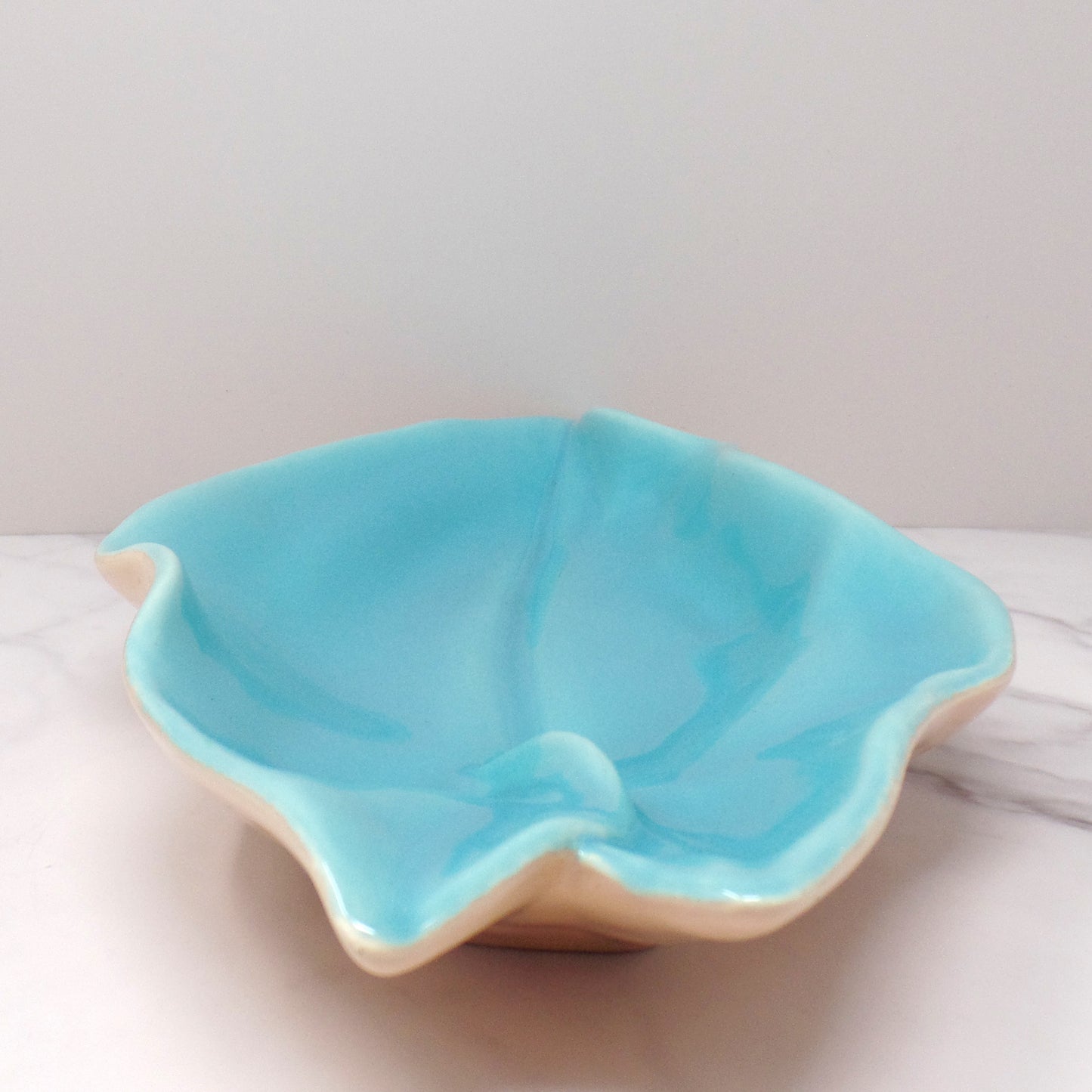 Vintage Catalina Pottery Ceramic Leaf Dish, Turquoise and Mauve (Gladding, McBean period 1937-1942)