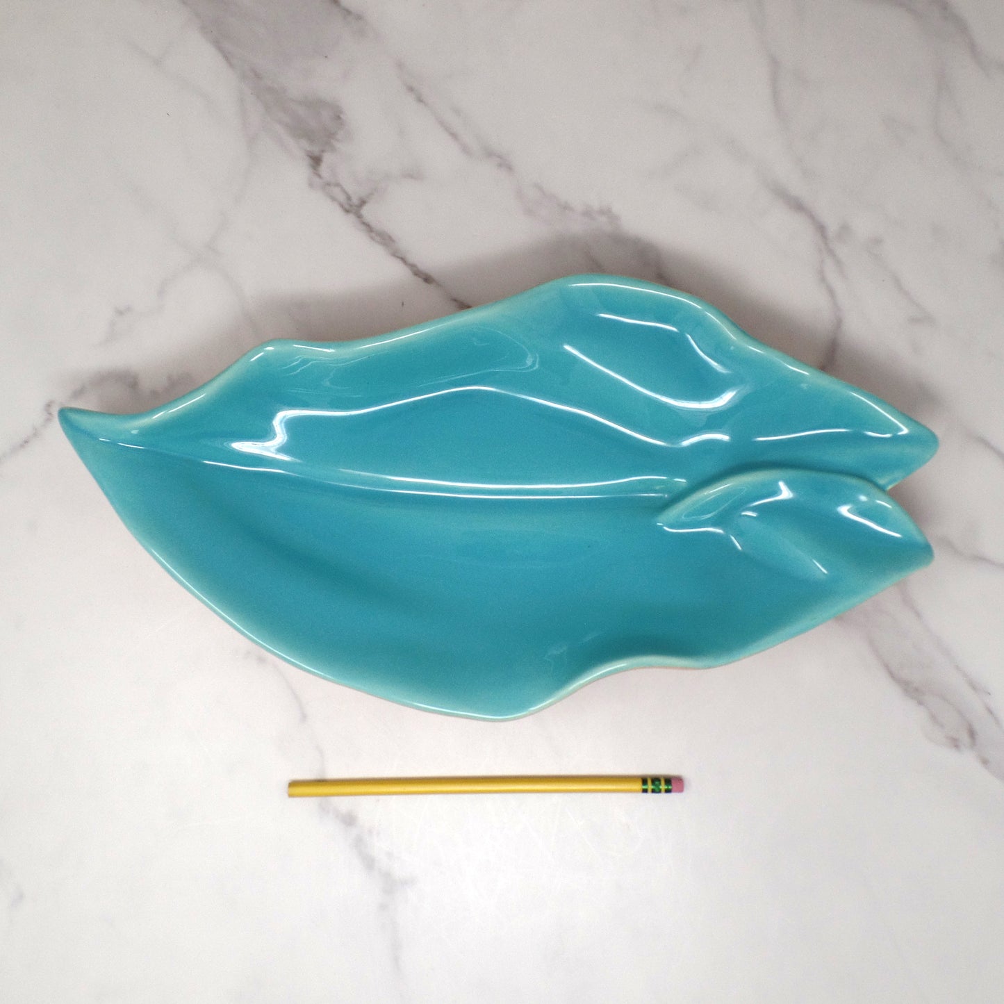 Vintage Catalina Pottery Ceramic Leaf Dish, Turquoise and Mauve (Gladding, McBean period 1937-1942)