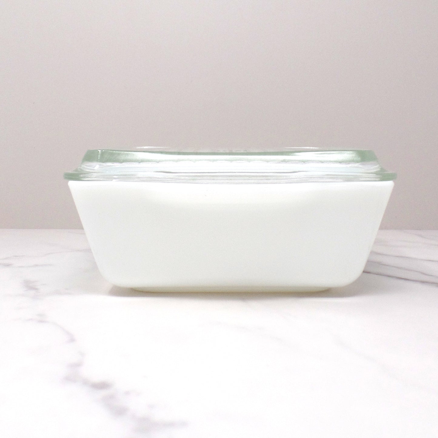 Vintage Pyrex 1 1/2 Qt Refrigerator Dish (503) with Lid, Butterprint (1957-68)