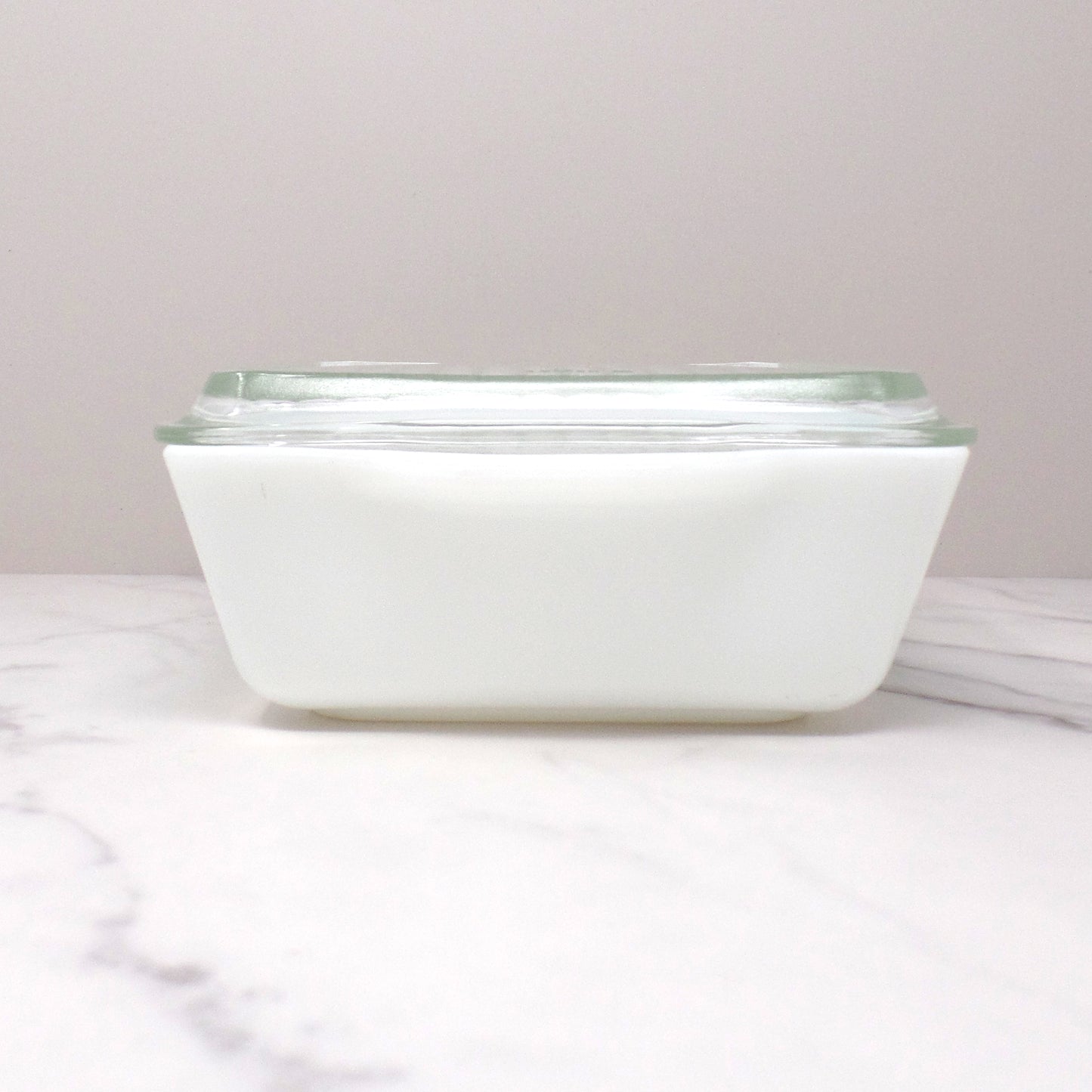 Vintage Pyrex 1 1/2 Qt Refrigerator Dish (503) with Lid, Butterprint (1957-68)