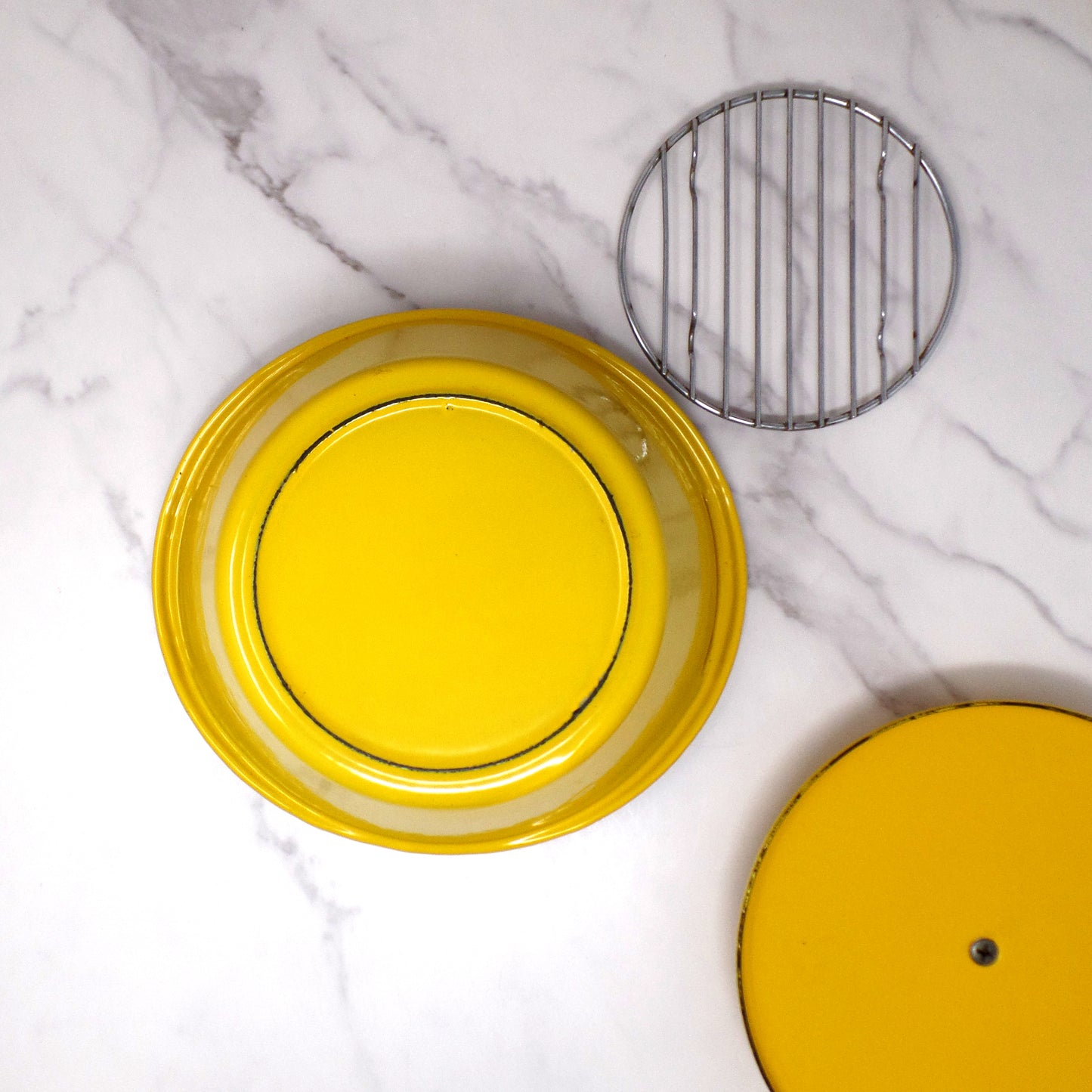 Vintage NACCO Denmark Enameled Cast Iron Dutch Oven with Rack and Lid, Yellow & White (1960s)