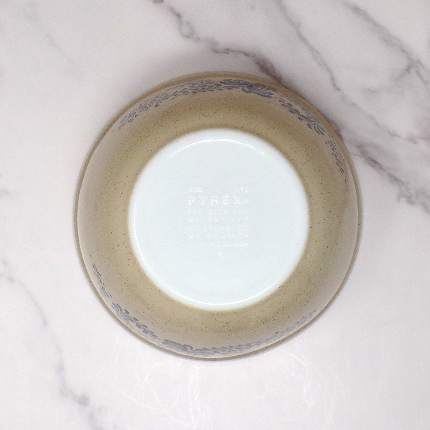 Vintage Pyrex 402 Mixing Bowl, 1 1/2 Qt - Homestead (1976-1980s)