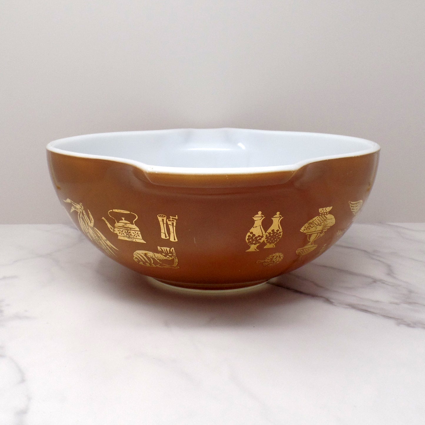 Vintage Pyrex 4 Qt (444) Cinderella Mixing Bowl - Early American (1962-71)