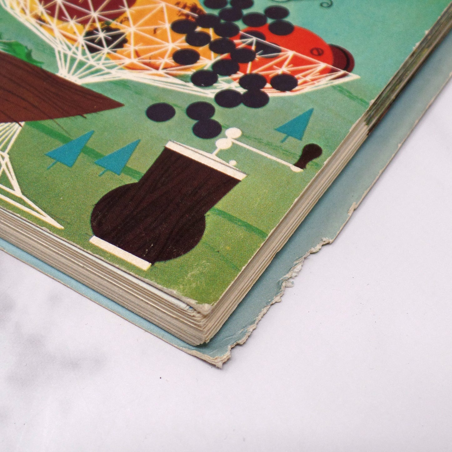 Vintage Cookbook - The New Ford Treasury of Favorite Recipes from Famous Restaurants (1963)