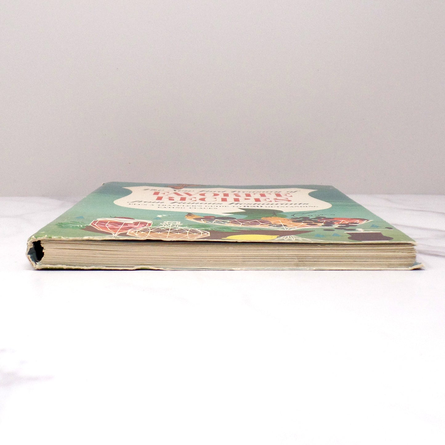 Vintage Cookbook - The New Ford Treasury of Favorite Recipes from Famous Restaurants (1963)