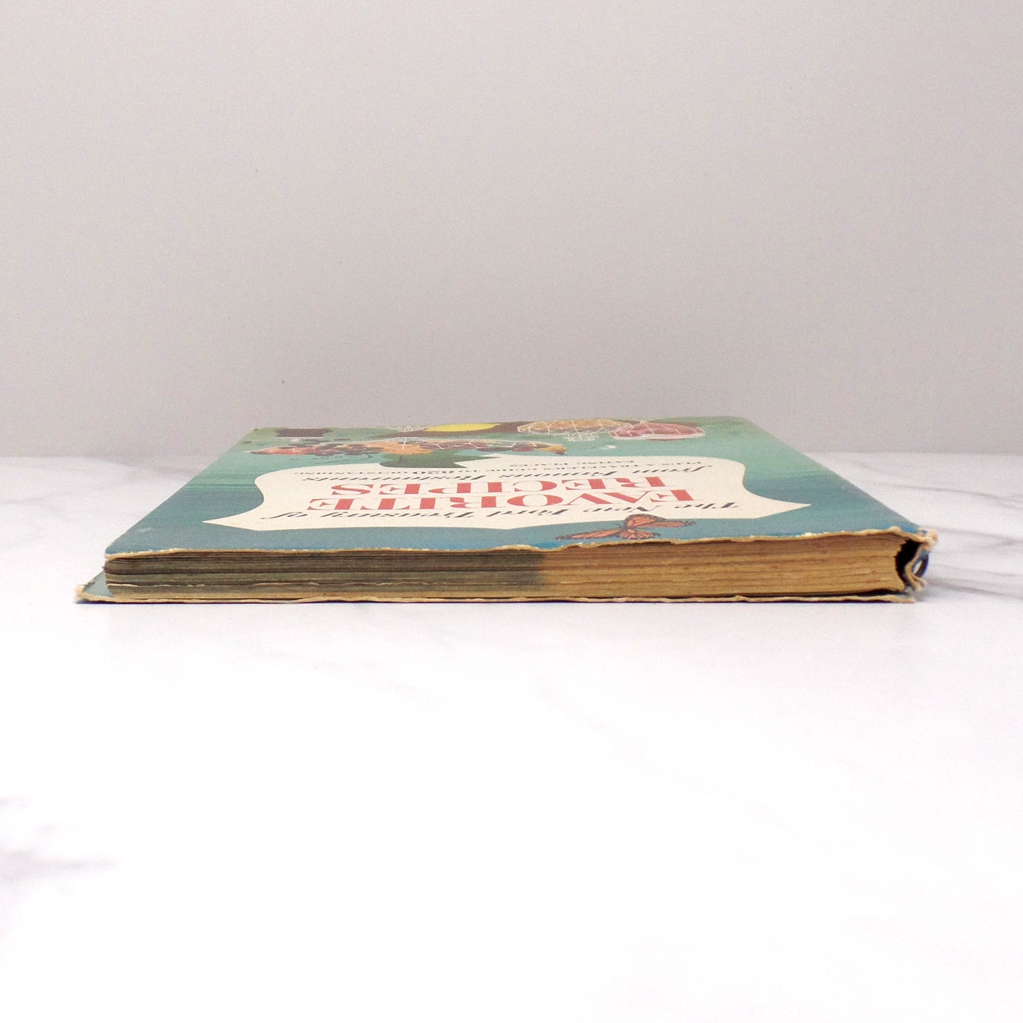 Vintage Cookbook - The New Ford Treasury of Favorite Recipes from Famous Restaurants (1963)