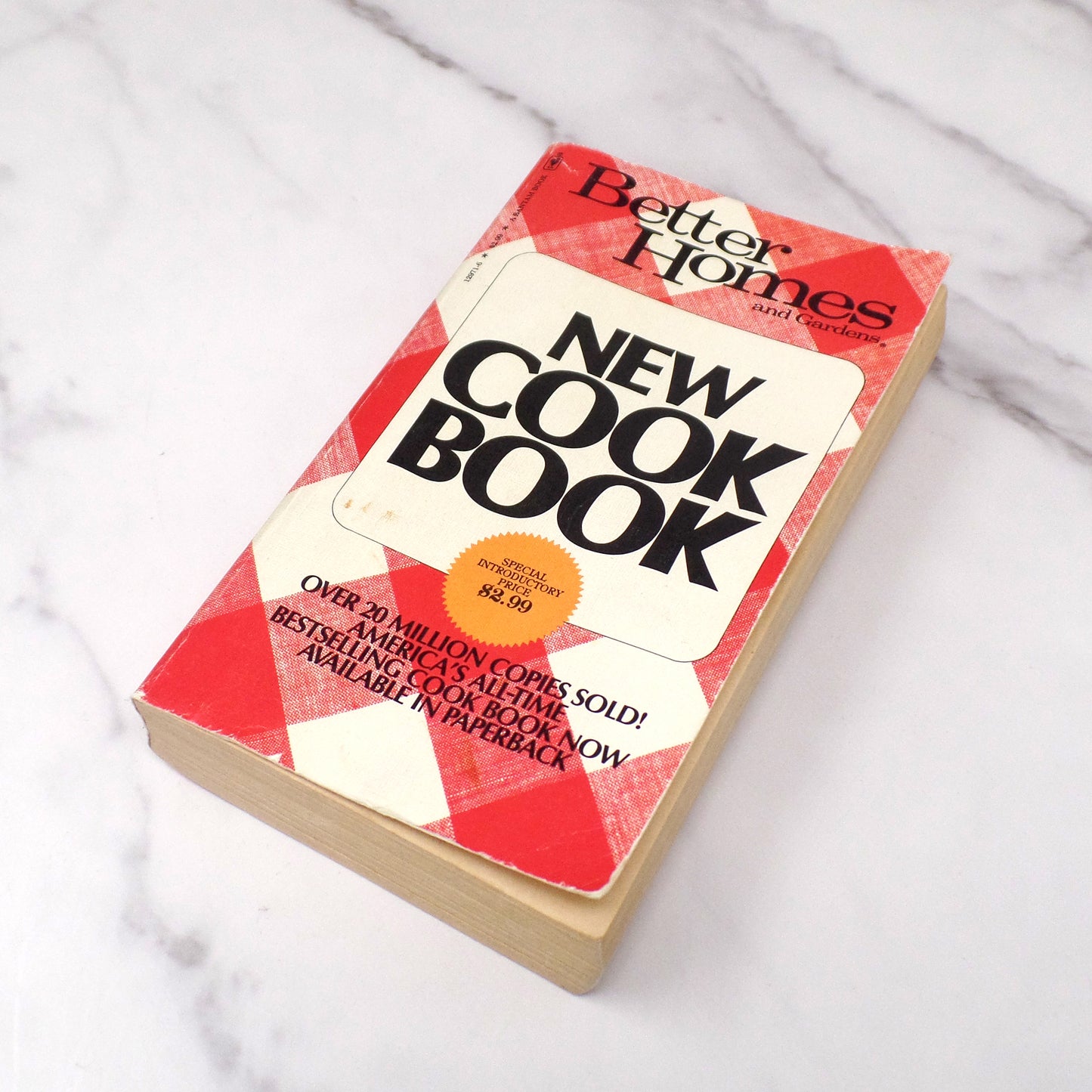 Vintage Cookbook - Better Homes & Gardens New Cook Book, Paperback (1976)