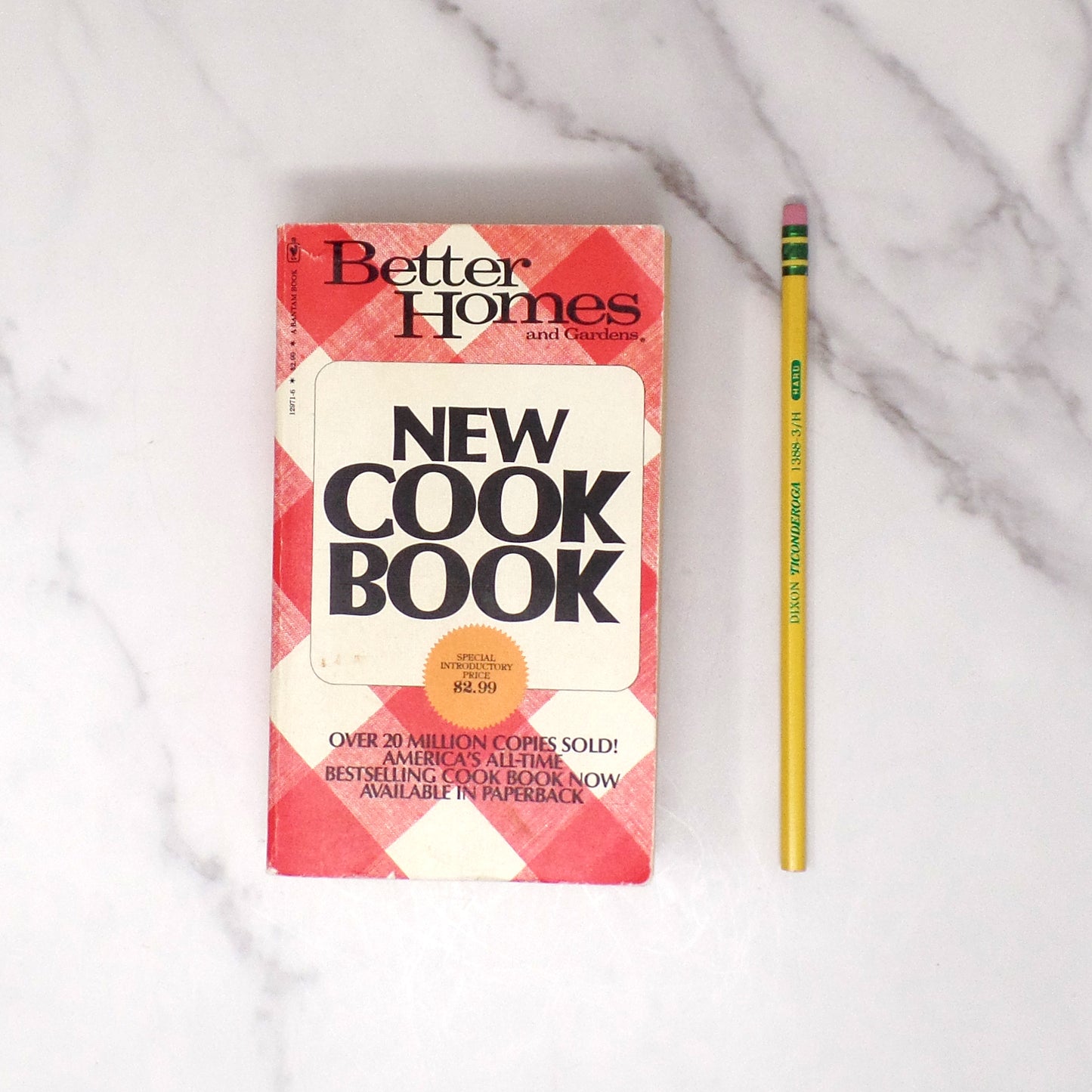 Vintage Cookbook - Better Homes & Gardens New Cook Book, Paperback (1976)