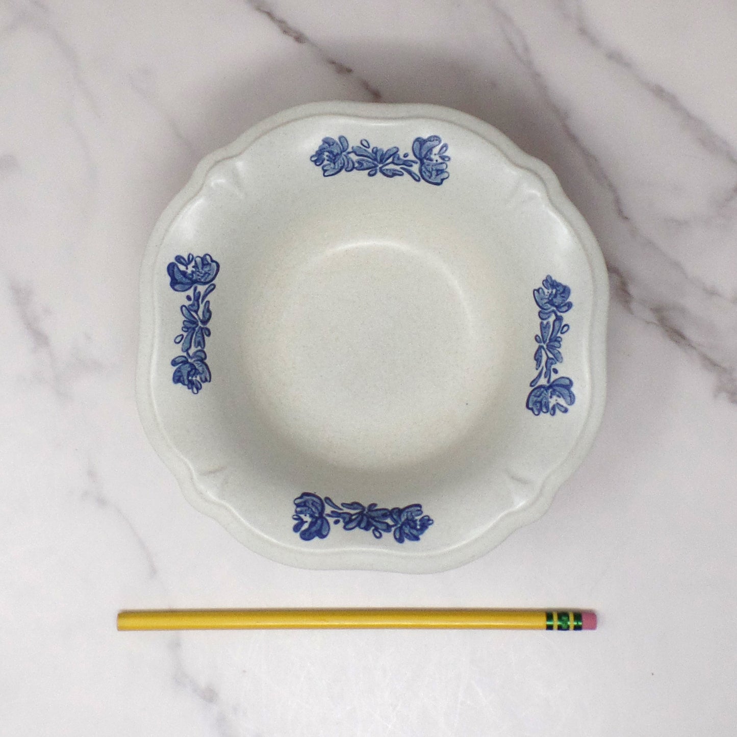 Vintage Ceramic Pfaltzgraff Yorktowne Small Scalloped Edge Serving Bowl (1980s)