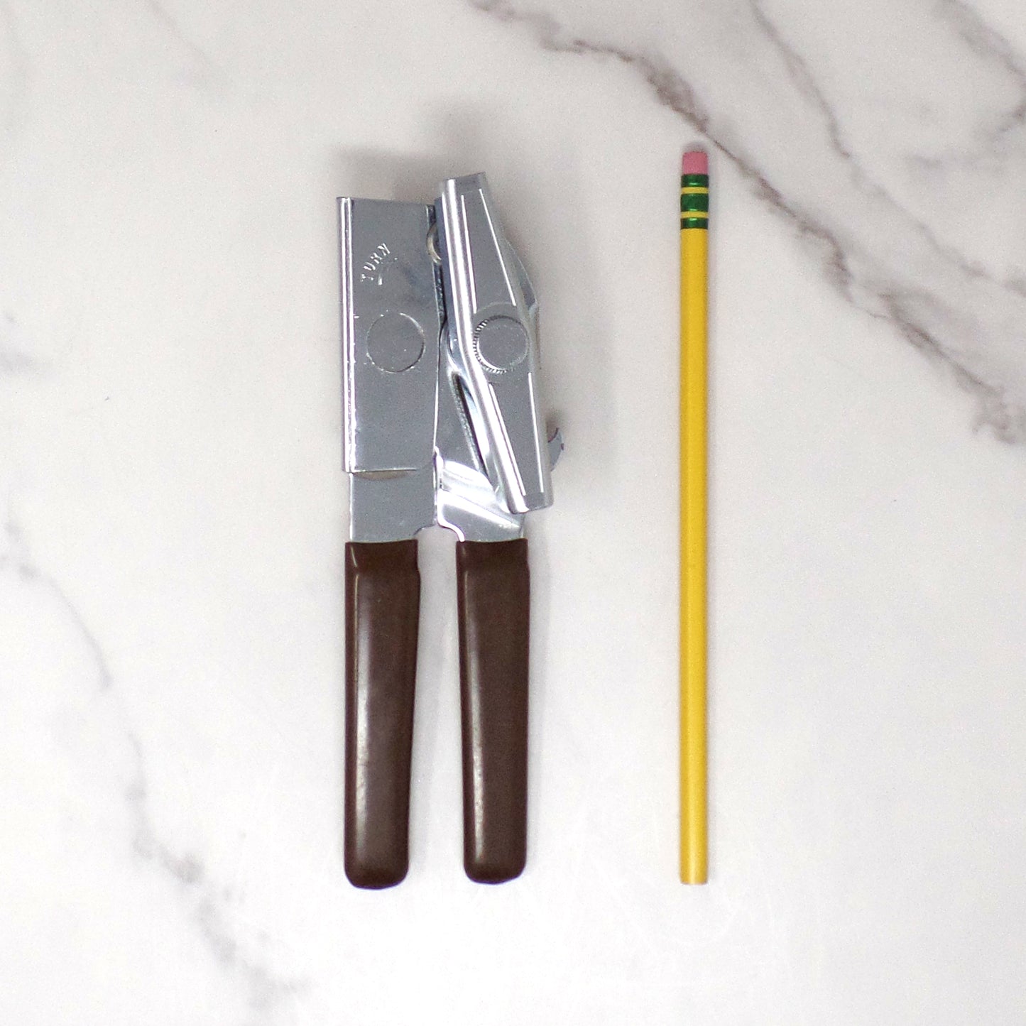 Vintage Swing-A-Way #407 Manual Can Opener with Brown Handles