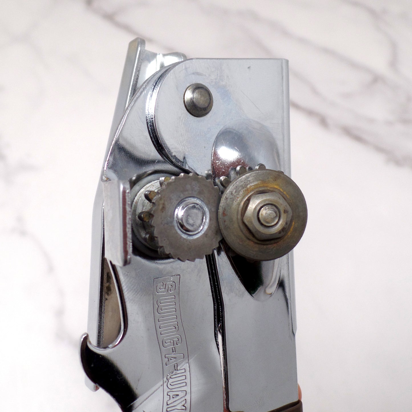 Vintage Swing-A-Way #407 Manual Can Opener with Brown Handles