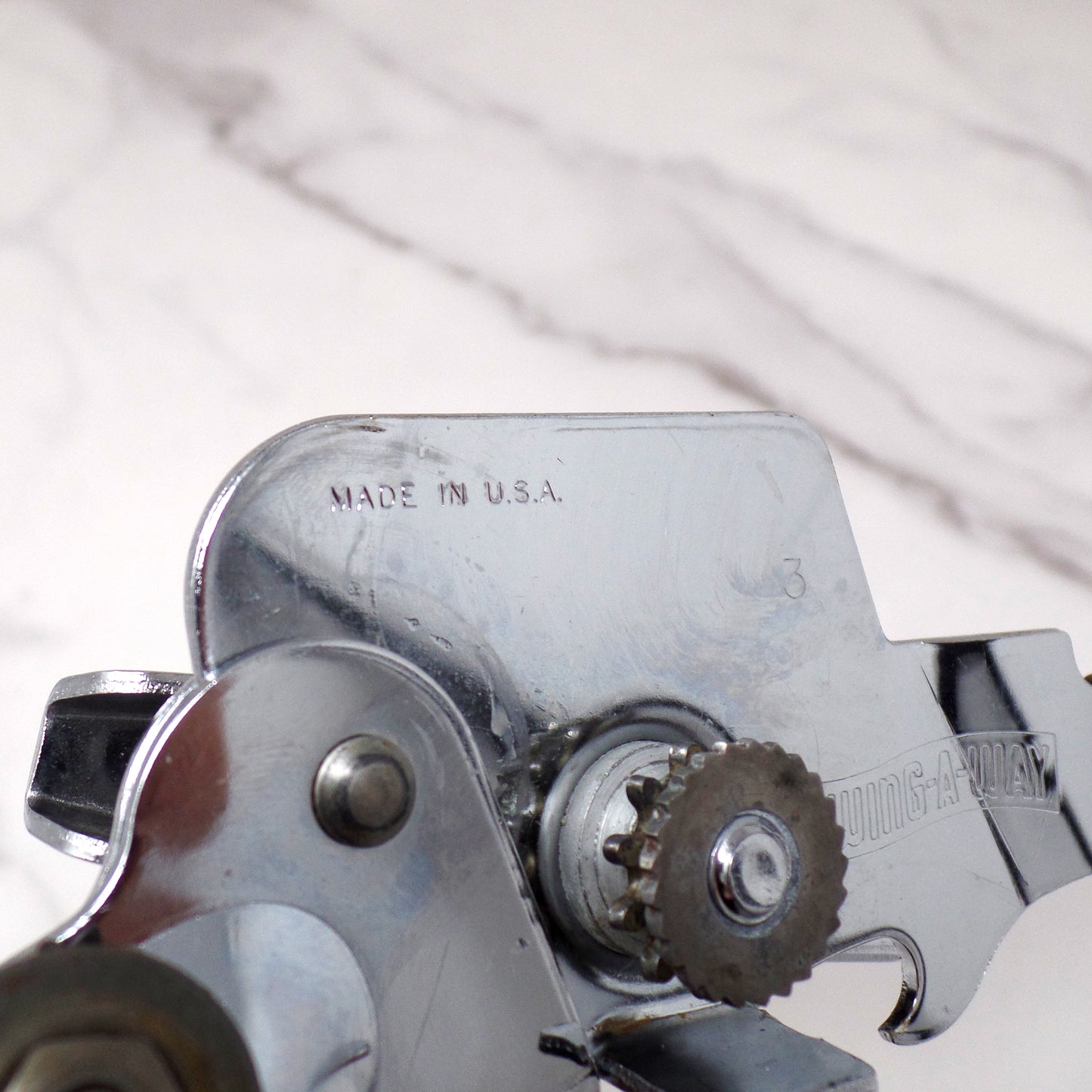 Vintage Swing-A-Way #407 Manual Can Opener with Brown Handles