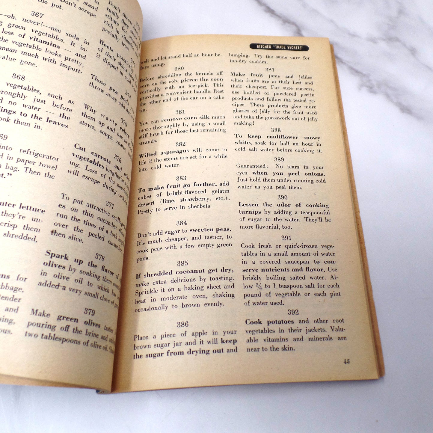 Vintage Booklet, 1003 Household Hints and Work Savers (1967)