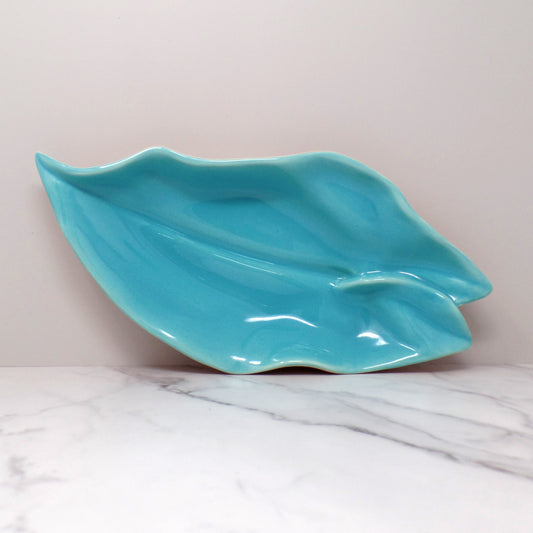 Vintage Catalina Pottery Ceramic Leaf Dish, Turquoise and Mauve (Gladding, McBean period 1937-1942)