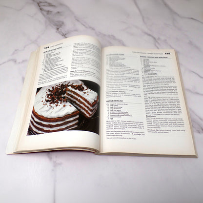 Vintage Betty Crocker's Cookbook, Paperback (1989)