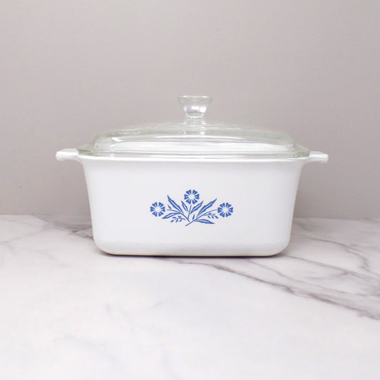 Vintage Corningware 1-1/2 Qt Rectangular Casserole / Baking Dish with Lid (P-4-B), Blue Cornflower (1966-69)