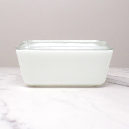 Vintage Pyrex 1 1/2 Pint Refrigerator Dish (502) with Lid, Butterprint (1957-68)