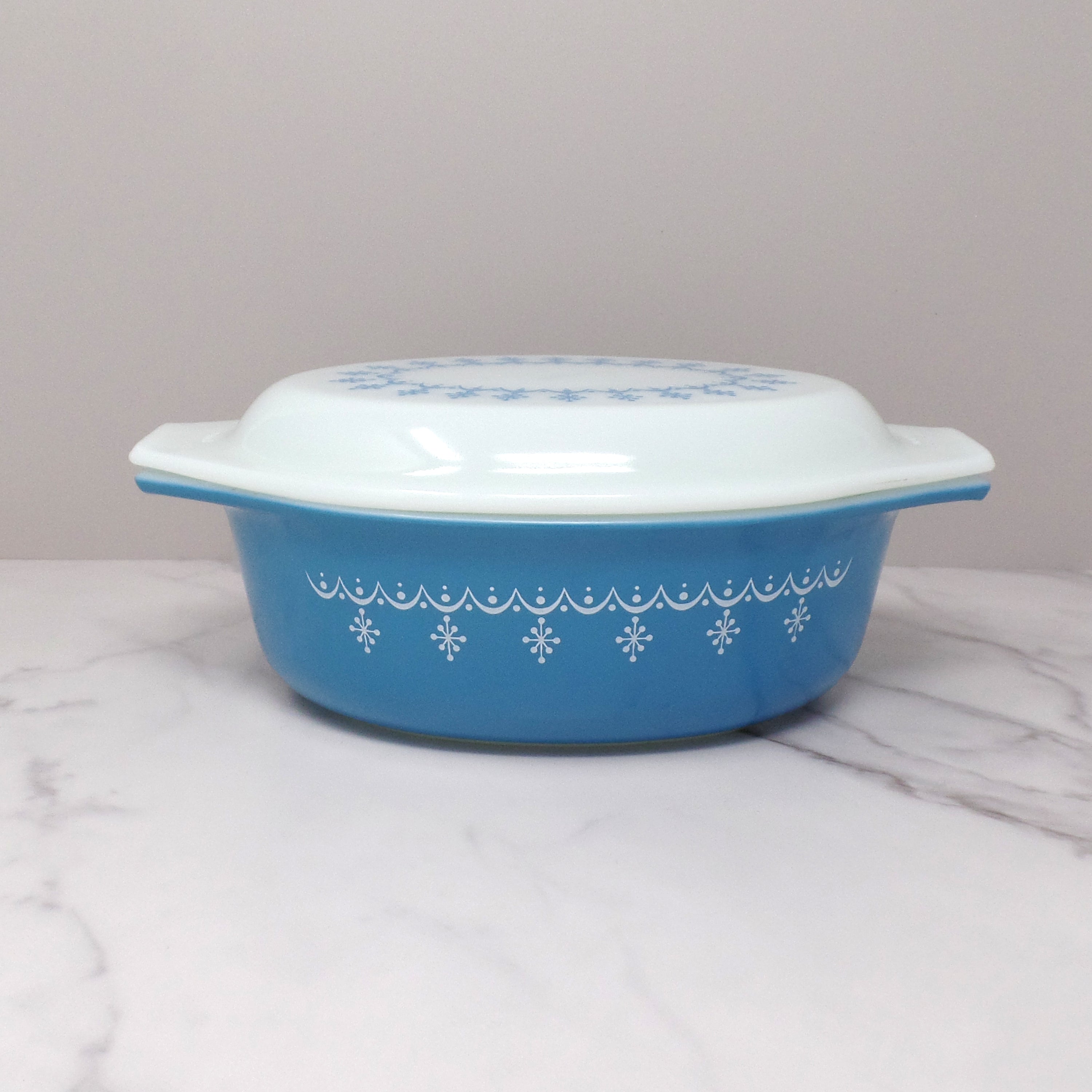 Vintage Pyrex popular opal 11/2 Qt casserole dish w/lid 1L casserole