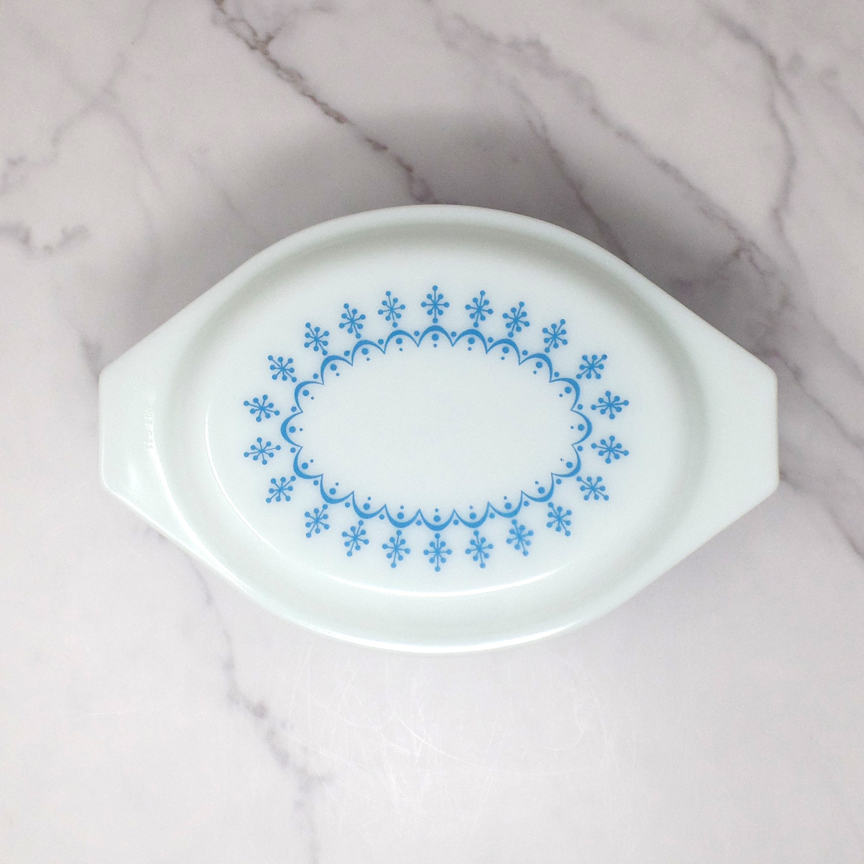 Vintage Pyrex 1 deals 1/2 Qt Casserole 043 Blue Snowflake Garland With Lid