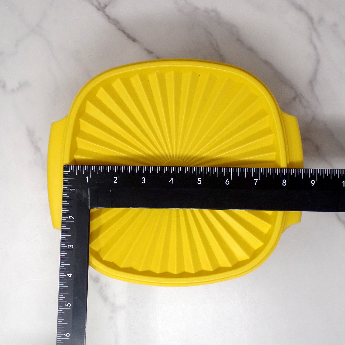 Vintage Tupperware Servalier Containers w Lids, Set of 4 (2 Yellow, 1 Orange, 1 Green) (1970s)