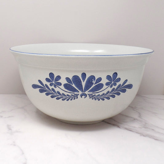 Vintage Pfaltzgraff Yorktowne Ceramic Mixing Bowl, 8 Qt Dough Bowl model 462 (1960s-70s)