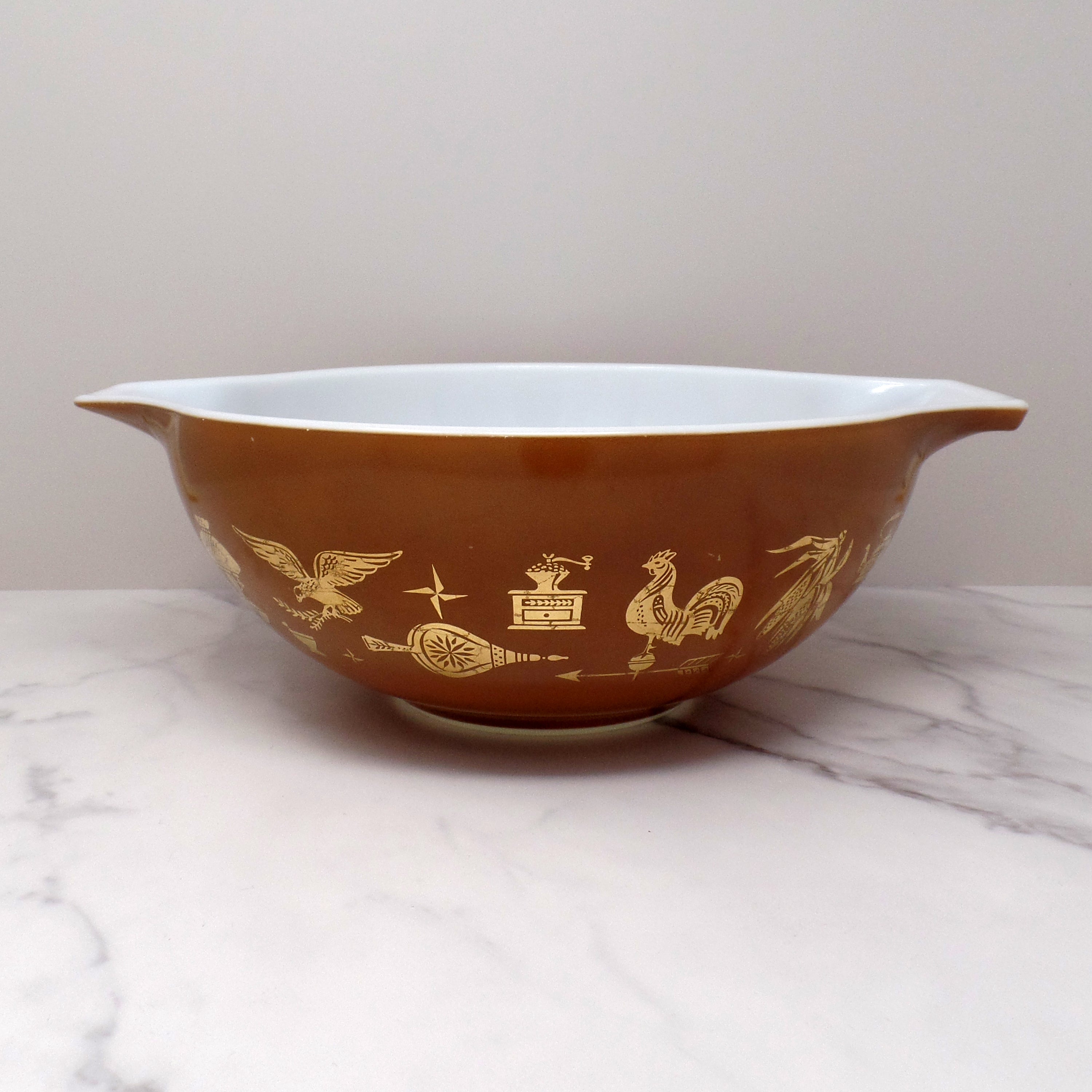 Brown 4 QT newest Pyrex Mixing Bowl