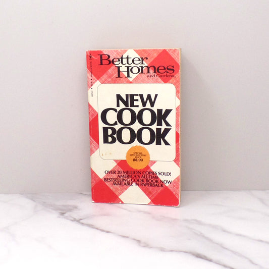 Vintage Cookbook - Better Homes & Gardens New Cook Book, Paperback (1976)