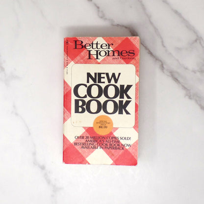 Vintage Cookbook - Better Homes & Gardens New Cook Book, Paperback (1976)