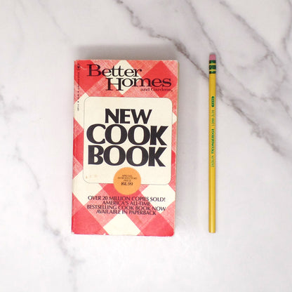 Vintage Cookbook - Better Homes & Gardens New Cook Book, Paperback (1976)